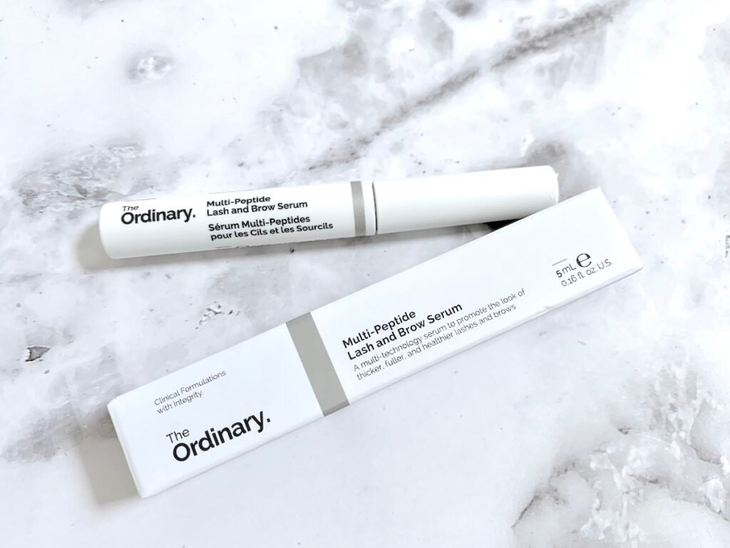 The ordinary Suero multipeptido para cejas y pestañas