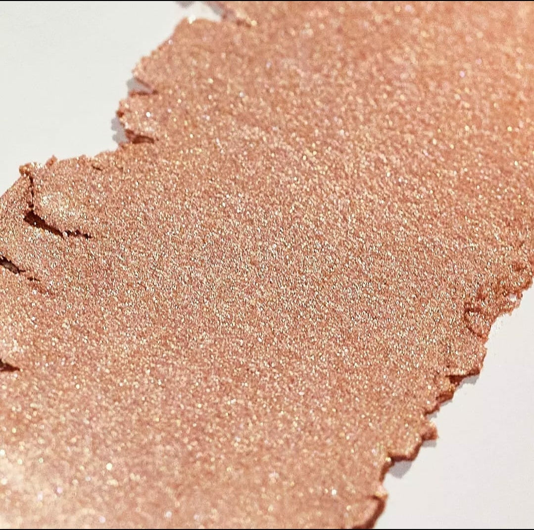 On the glow bronzer pixi